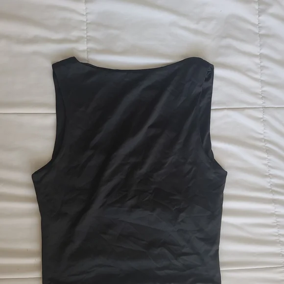 Black Crop Tank Top - Picture 3 of 5